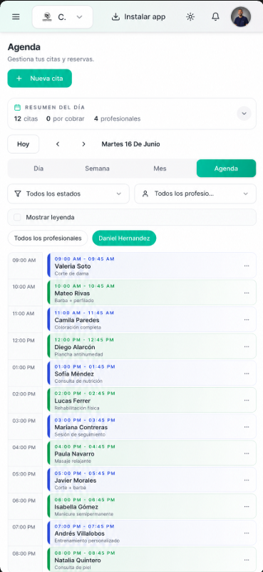 Vista movil de Agenda en Agendo en tema claro con citas organizadas